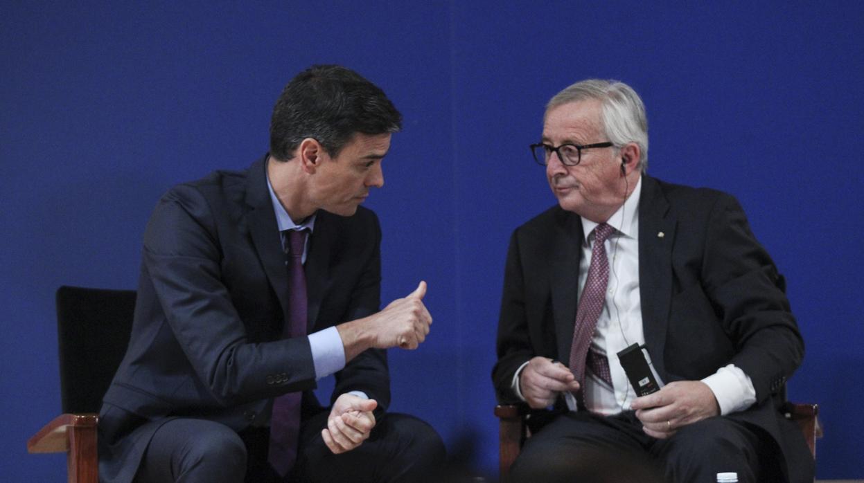 Pedro Sánchez y Jean-Claude Juncker