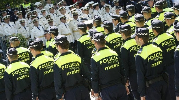 El Gobierno aprobará por decreto que los policías locales se puedan jubilar a los 59 años en 2019