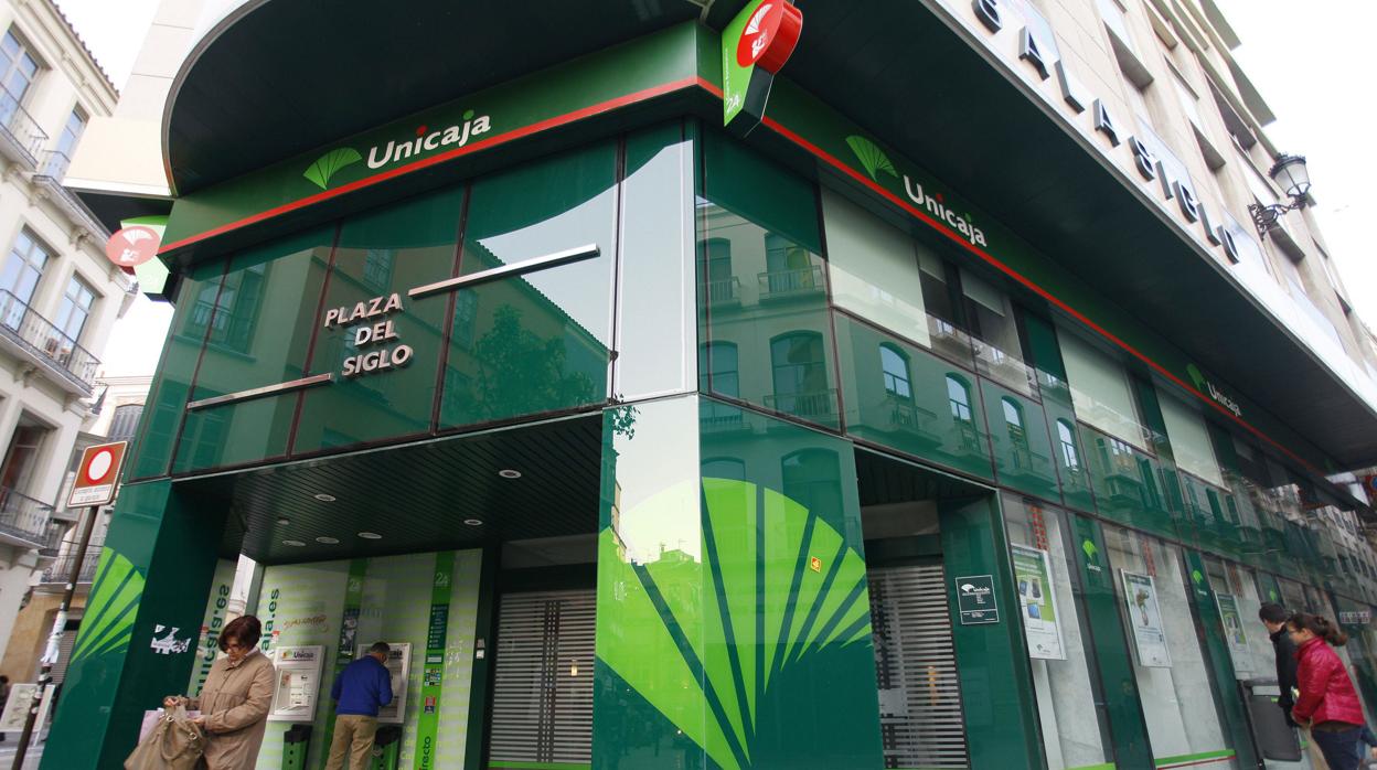 Oficina de Unicaja Banco en la capital malagueña