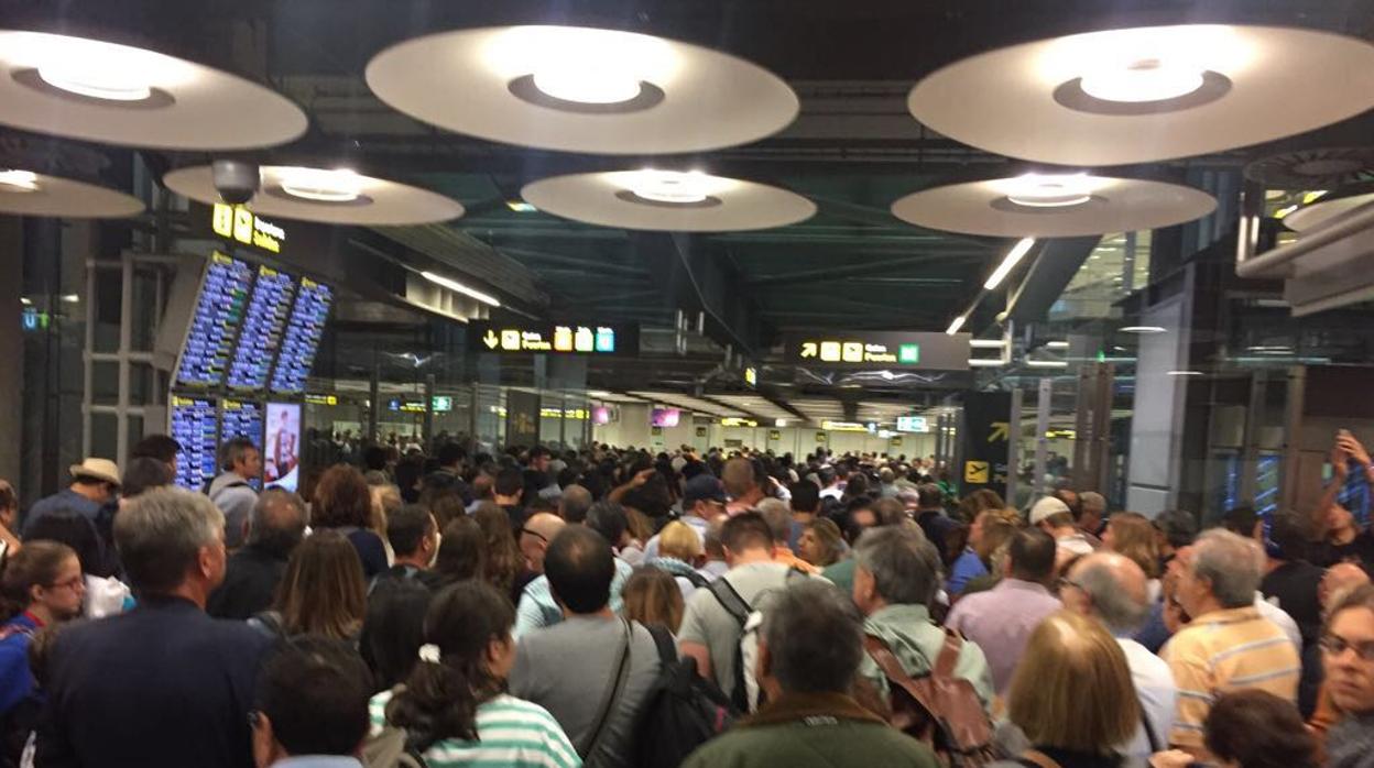 Colas registradas en Barajas durante las movilizaciones de los vigilantes del Aeropuerto durante el año pasado