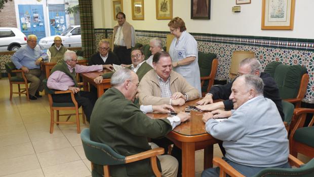 Las pensiones de 2018 subirán, al menos, un 1,7%