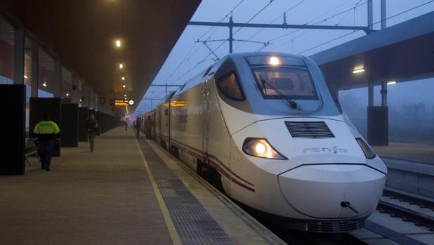 Solo uno de los sindicatos mantiene la convocatoria de huelga para mañana en Renfe y Adif