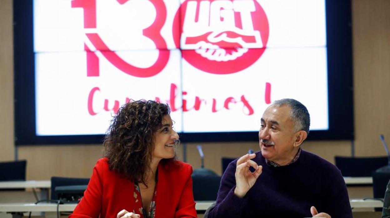 La ministra de Hacienda, María Jesús Montero, durante la reunión con Pepe Álvarez