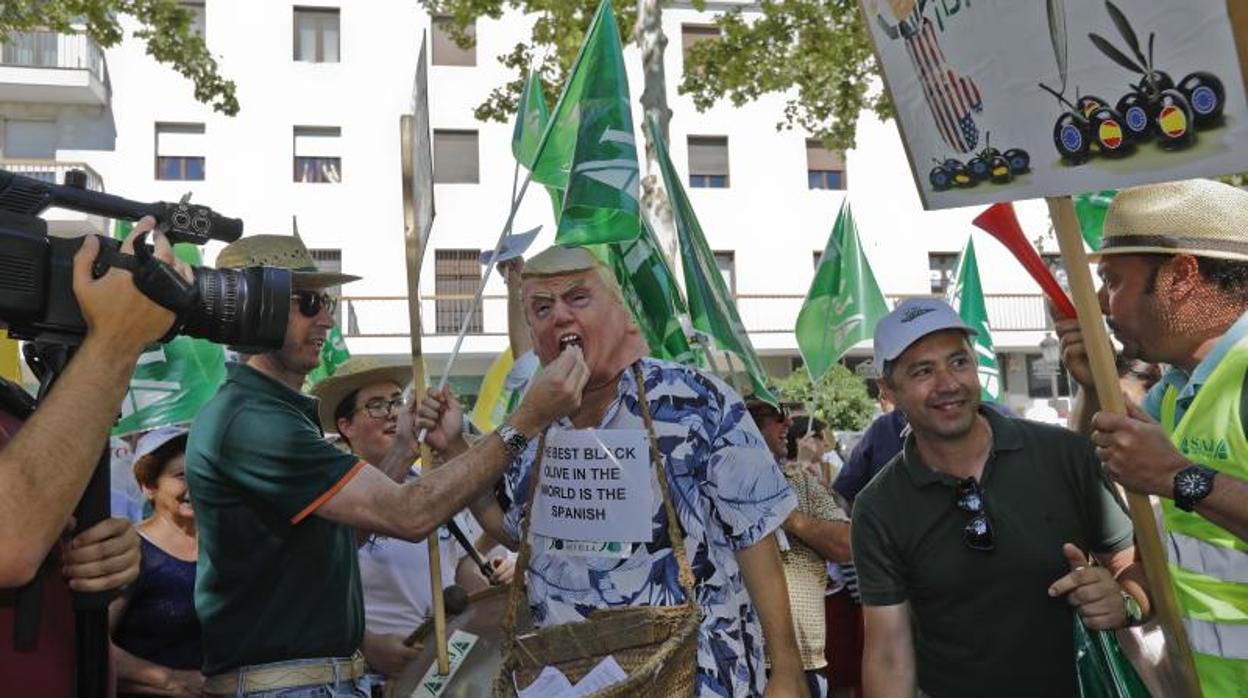 Protesta de los agricultores sevillanos el pasado verano