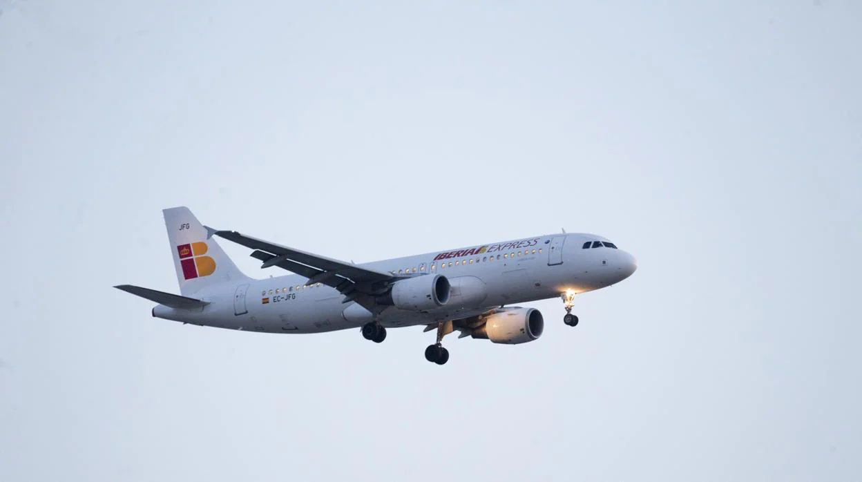 Iberia cancela su vuelo de este lunes a Caracas por los cortes eléctricos
