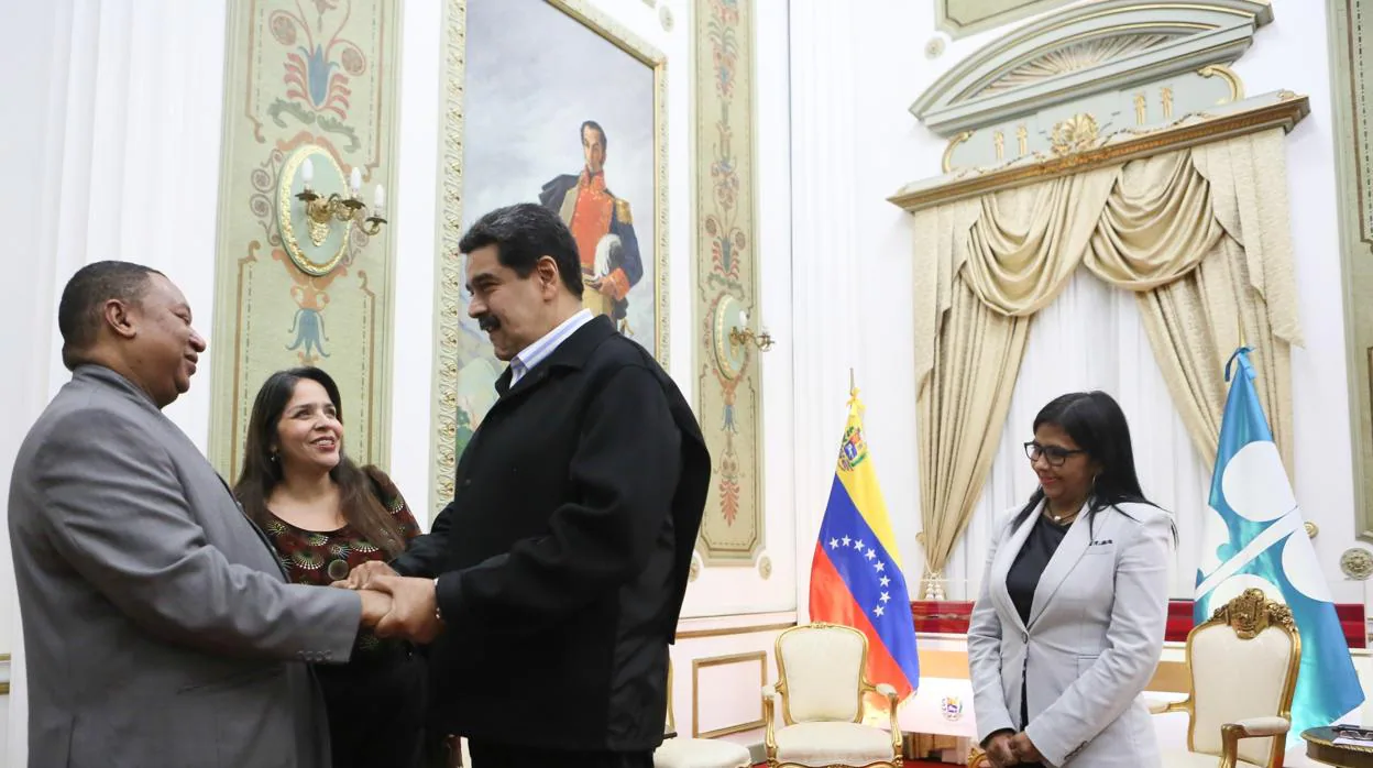 El secretario general de la OPEP, Mohammed Barkindo, visitó a Nicolás Maduro en Caracas a principios de año