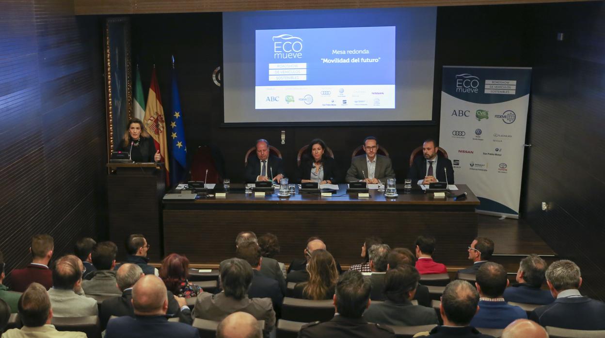 La mesa redonda ha debatido sobre la movilidad del futuro