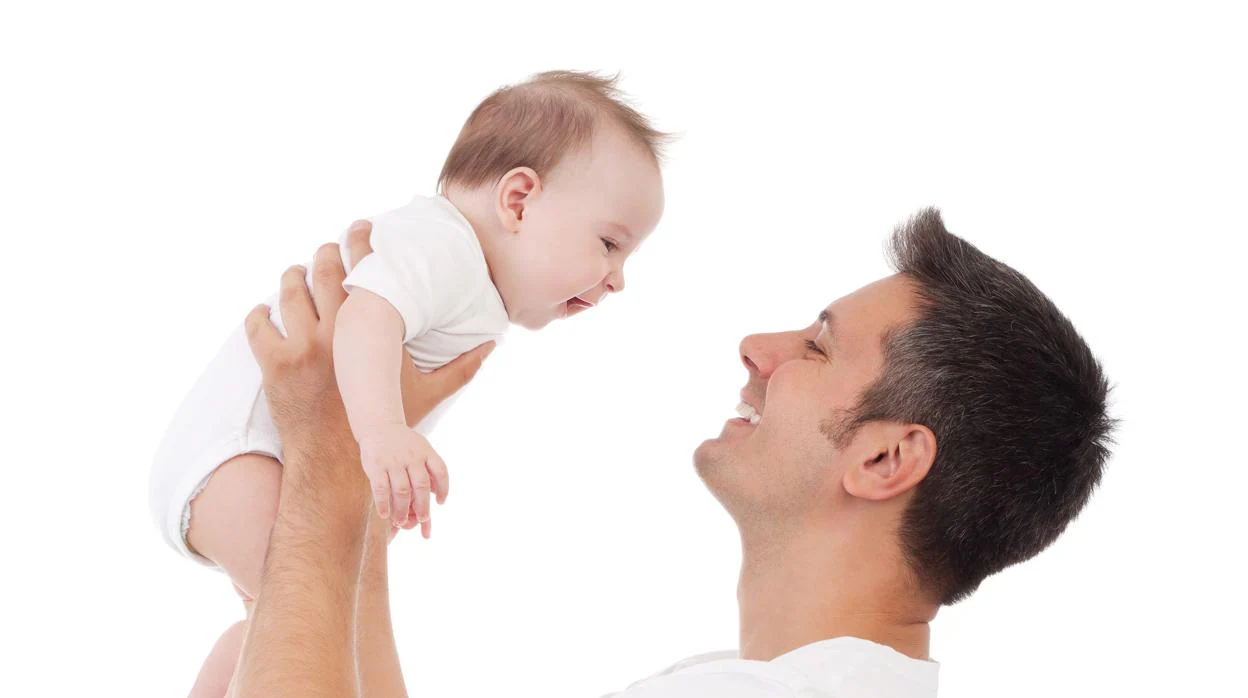 Este lunes entra en vigor el nuevo permiso de paternidad de ocho semanas