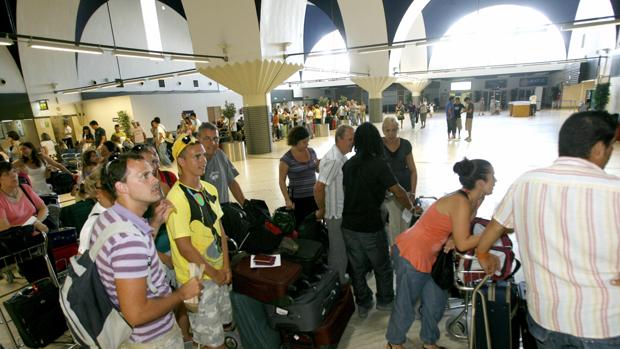 Los sevillanos presentan cada año más de 700 reclamaciones a las aerolíneas