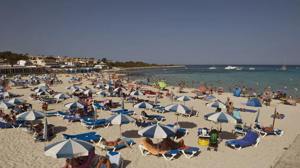 Imagen de la playa de Punta Prima, en el municipio menorquín de Sant Lluís