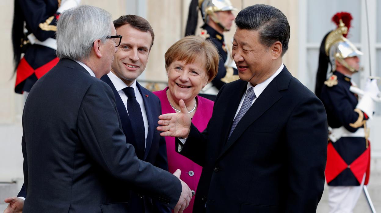 El presidente de la Comisión, Jean-Claude Juncker, recibe al presidente chino, Xi Jinping