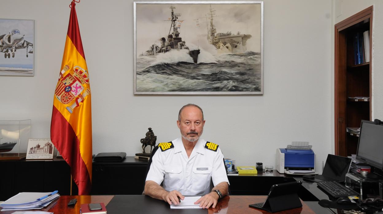 Almirante González Gómez (Digam): «No podemos demorar más la entrega del vehículo 8x8»