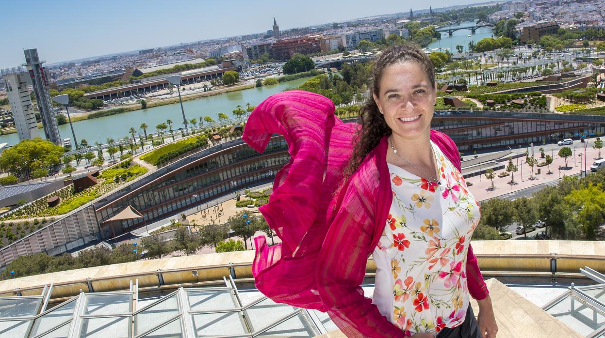 Isabel Sánchez, en el edificio Torretriana, donde está la sede de la Consejería de Educación y Deportes