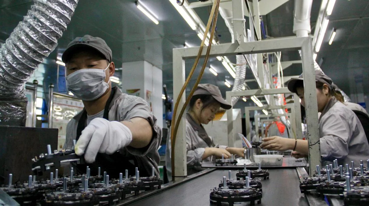 Las fábricas chinas se enfrentan a una dura guerra comercial con EE.UU. por los aranceles multimillonarios de Trump