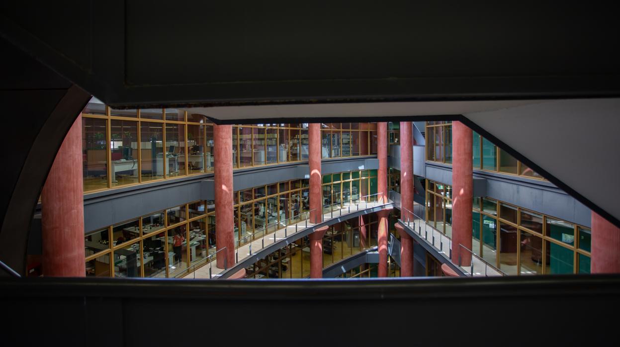 Interior de las oficinas de la Consejería de Hacienda en el edificio de Torre Triana