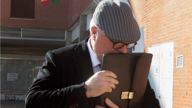 Adicae se personará contra BBVA por el espionaje pagado a Villarejo