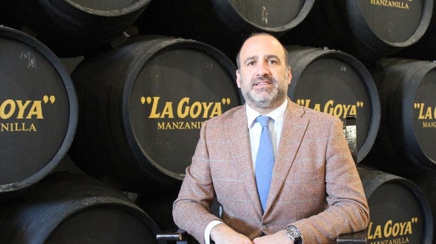 Relevo en la dirección general de la bodega sanluqueña Delgado Zuleta