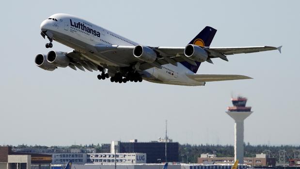 La Izquierda alemana quiere nacionalizar las aerolíneas