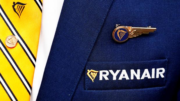 Los tripulantes de cabina de Ryanair convocan huelgas en España