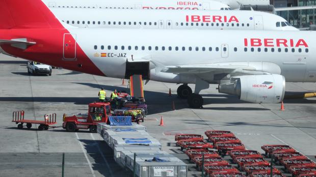 UGT convoca una huelga del personal de tierra de Iberia para los días 30 y 31 de agosto en Barajas