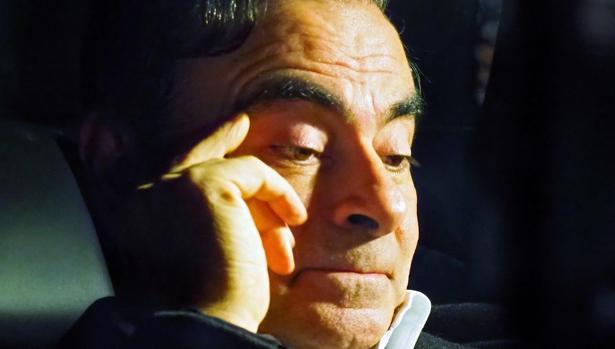 La mujer de Carlos Ghosn pide a Macron que trate la acusación de su marido con el primer ministro nipón