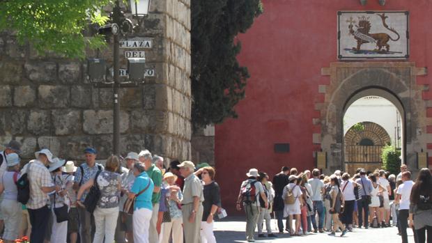 Andalucía recibe un 6% más de turistas en julio gracias al tirón de los visitantes españoles