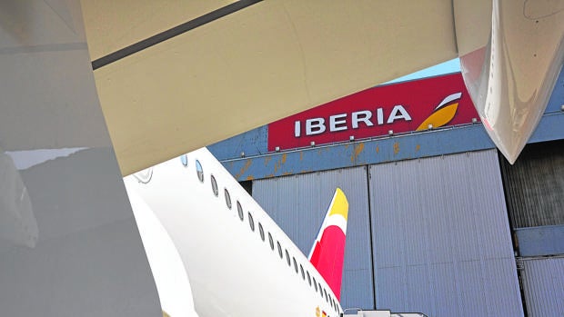 Iberia cancela temporalmente la negociación del convenio colectivo por la «sucesión» de huelgas