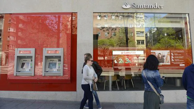 Banco Santander cierra este viernes 164 oficinas dentro de la aplicación del ERE