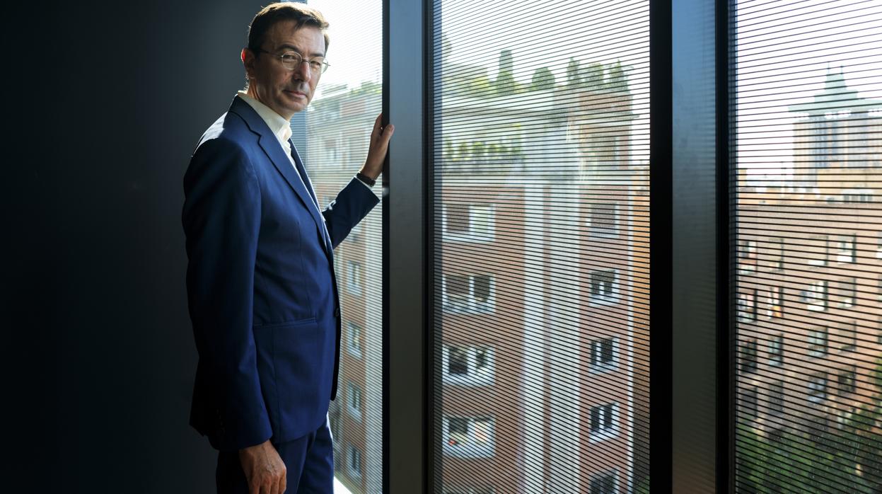 Jorge Badía, consejero delegado de Cuatrecasas, posa para ABC en la sede de su empresa en Madrid