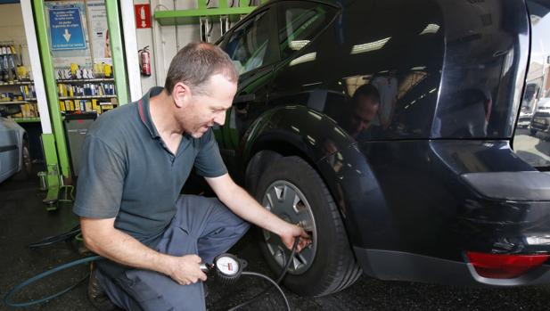 Los talleres andaluces temen el impacto del coche eléctrico