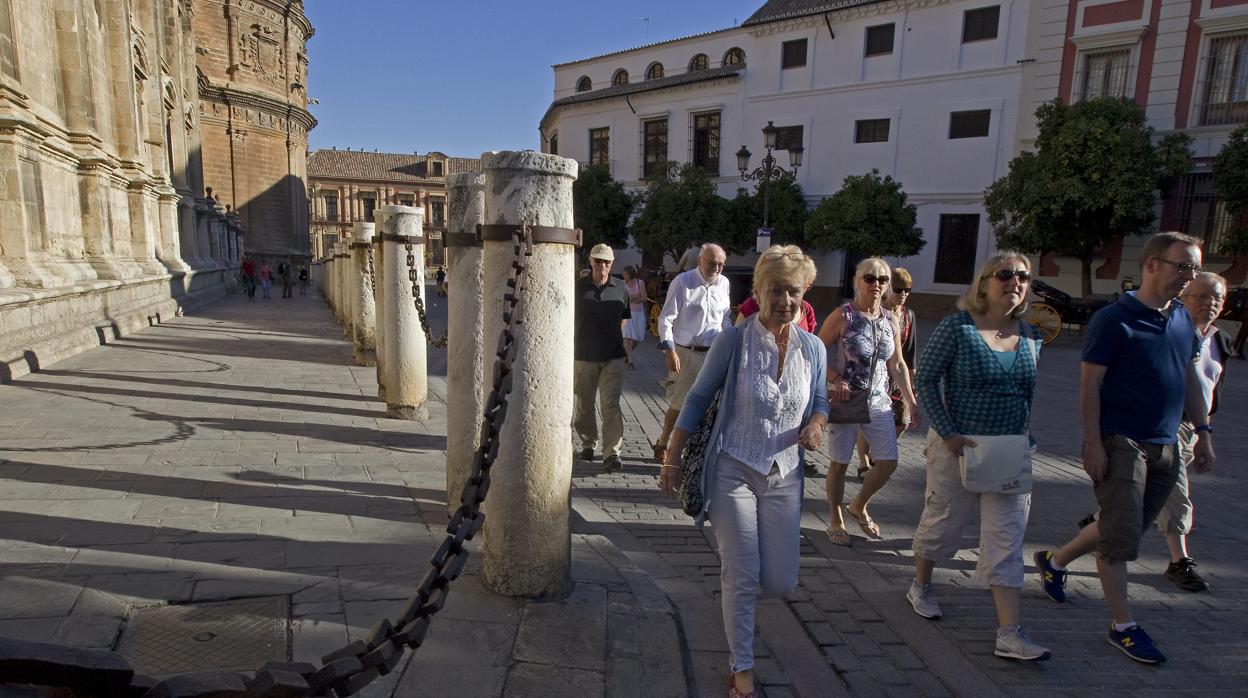 Sin embargo, en el acumulado del año 74,7 millones de turistas visitaron España, un 1,1% más