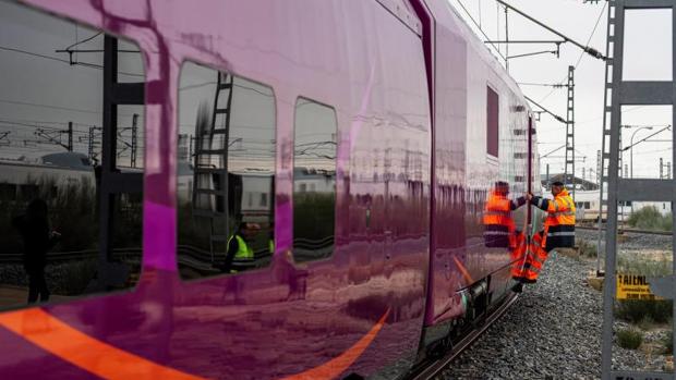 En el AVE de bajo coste de Renfe se cobrará un suplemento por la segunda maleta o por elegir asiento