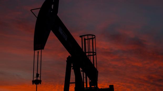 El petróleo supera los 66 dólares el barril, su precio más alto desde julio