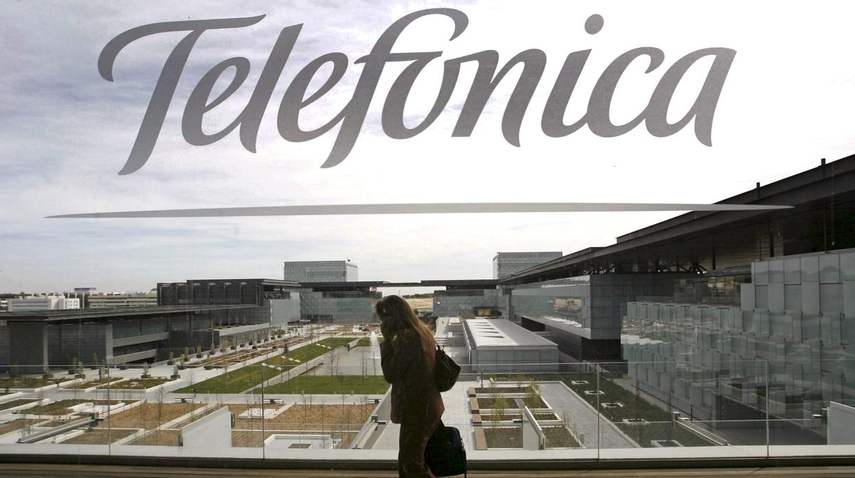 Telefónica Ecuador ha vendido 1.408 torres por 202 millones de euros, mientras que la filial colombiana ha firmado la venta de 621 torres por 87 millones