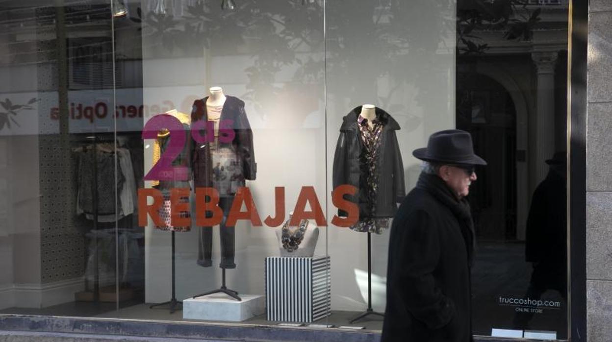 Las trampas que más se aplican durante las rebajas de invierno y nueve consejos para evitarlas