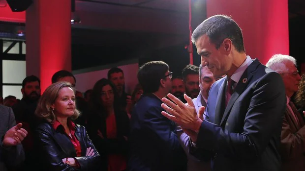 Sánchez viajará a Davos para calmar a la élite económica tras pactar con Podemos