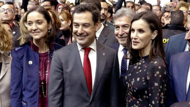 La Reina inaugura en solitario la 40 edición de Fitur