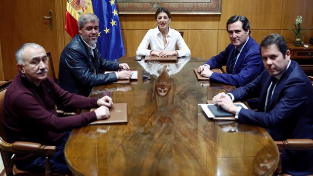 El contrapeso económico de Calviño a Pablo Iglesias se estrenó con el salario mínimo interprofesional