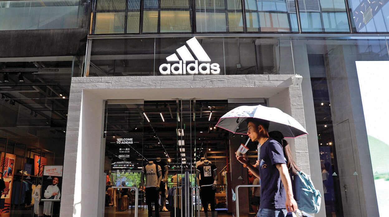 artería Banco Apariencia Nike y Adidas cierran temporalmente un número significativo de tiendas en  China por el coronavirus
