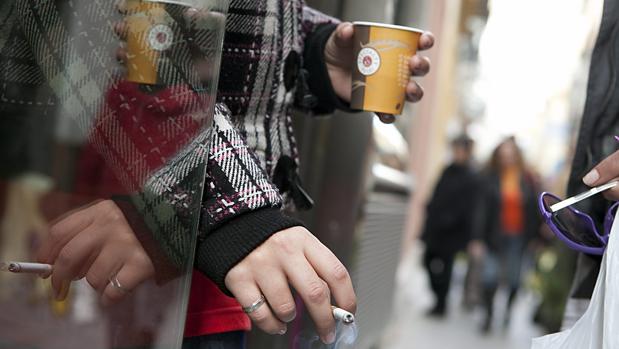 La Audiencia Nacional apoya descontar de la jornada laboral las pausas para el desayuno y el cigarro