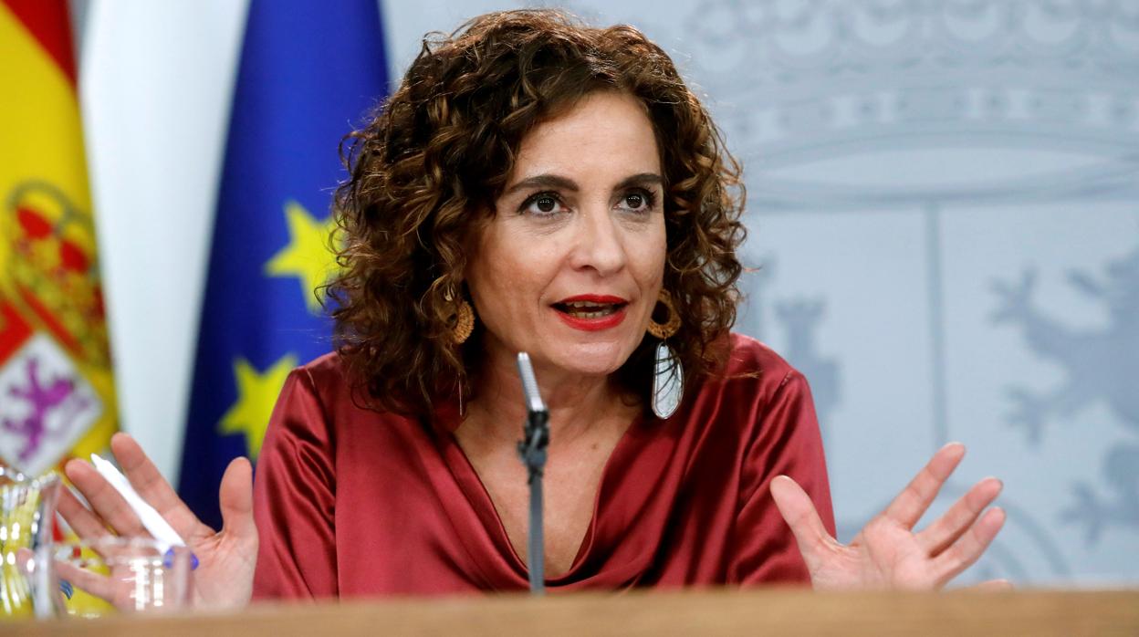 La ministra portavoz del Gobierno, María Jesús Montero, durante su intervención en la rueda de prensa posterior a la reunión del Consejo de Ministros, celebrada el pasado martes en La Moncloa