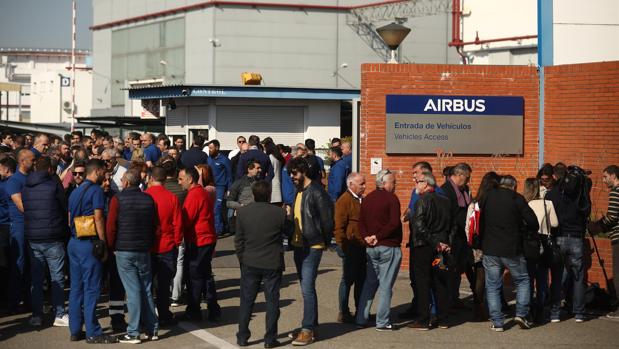 Los despidos en Airbus afectan a 216 trabajadores en Sevilla y a 44 en Cádiz