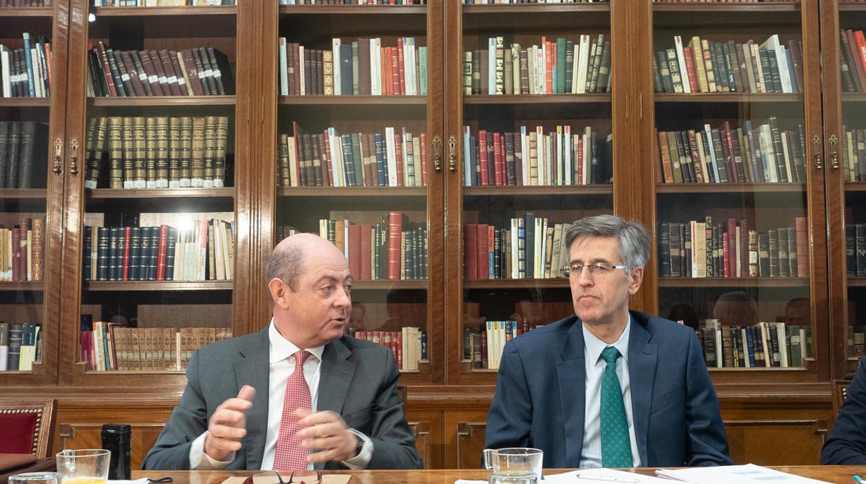 Javier Guerra, presidente de la SNE, y José Gutiérrez, expresidente de Westinghouse, esta mañana