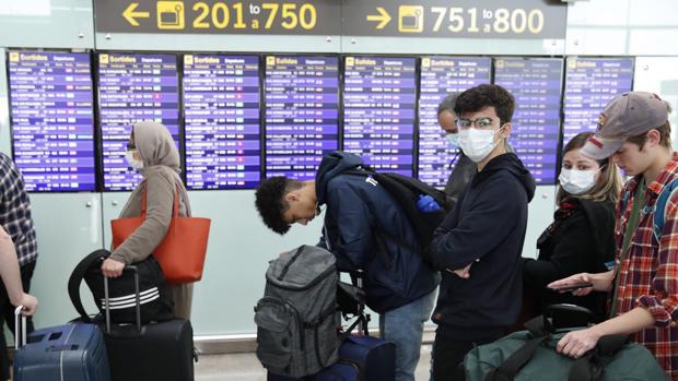 Desinfección y limpieza tras cada vuelo o cuarentenas: así luchará el sector aéreo europeo contra el Covid-19