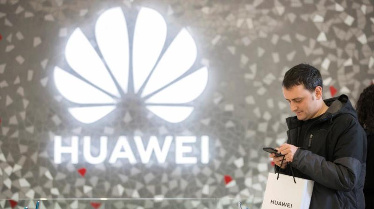 El gigante tecnológico chino Huawei acaba de inaugurar su primera tienda en Barcelona