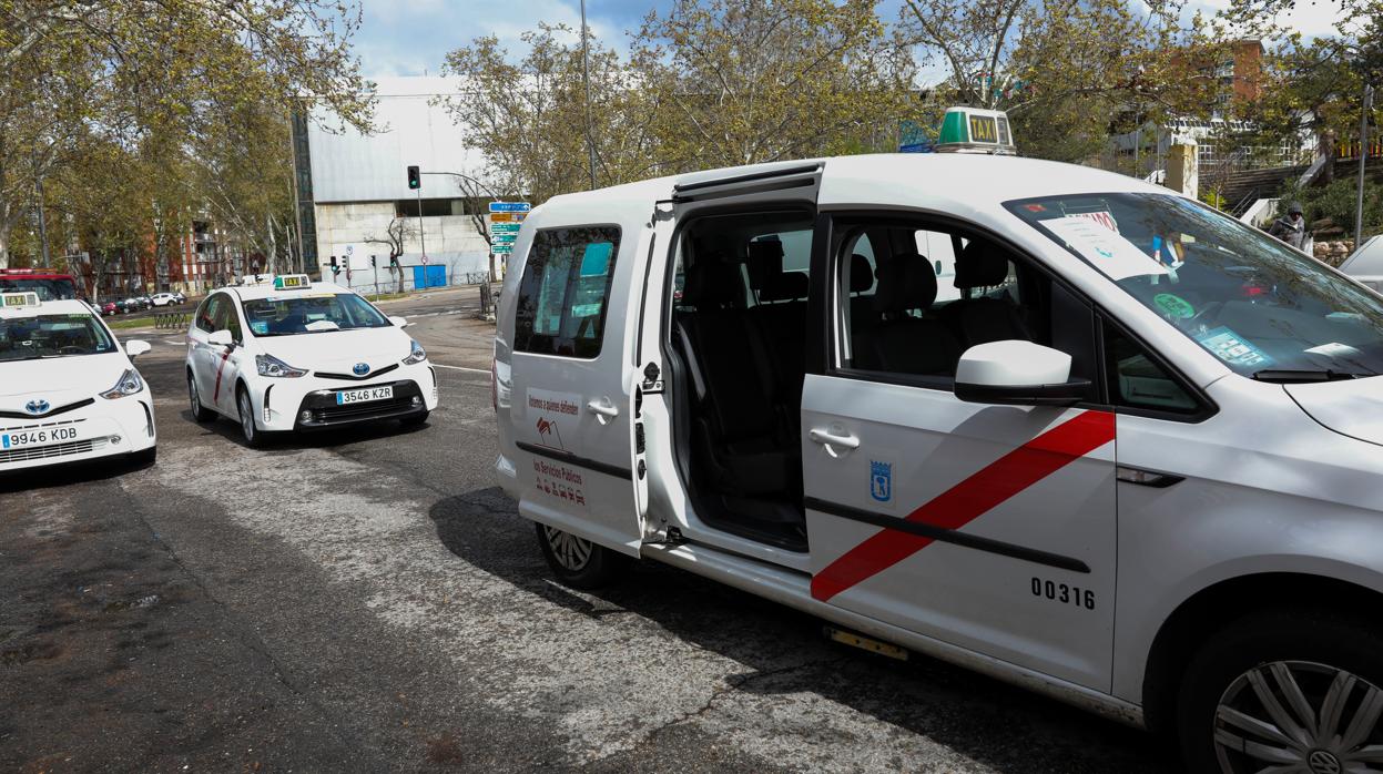 Los taxistas podrán pedir la prestación por cese de actividad si su taxímetro refleja una caída de ingresos