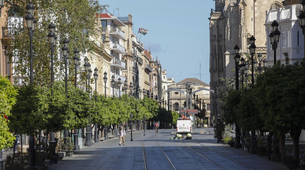 La avenida de la Constitución de Sevilla, sin turistas ni sevillanos