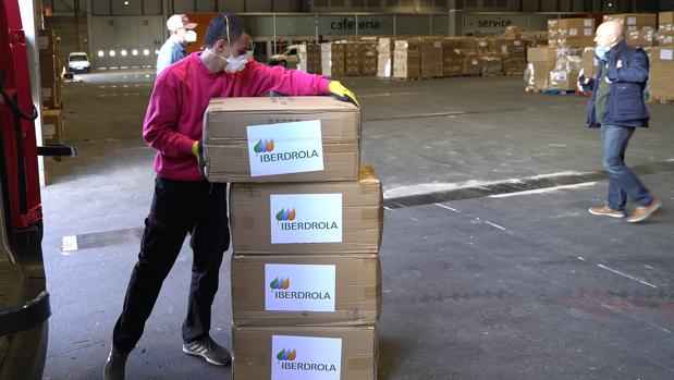 Iberdrola reparte 8.000 mantas en hospitales de campaña y residencias