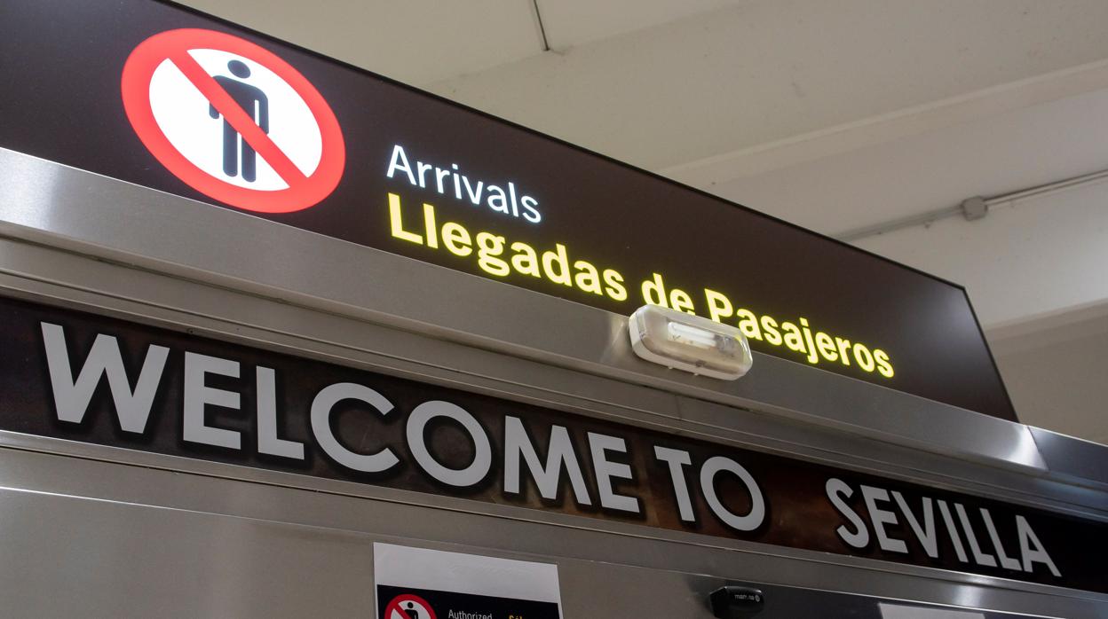 El Gobierno rectifica y amplía a 13 los aeropuertos que podrán recibir turistas extranjeros