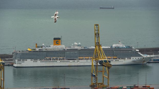 El Gobierno mantiene la prohibición de entrada de cruceros hasta que finalice el estado de alarma